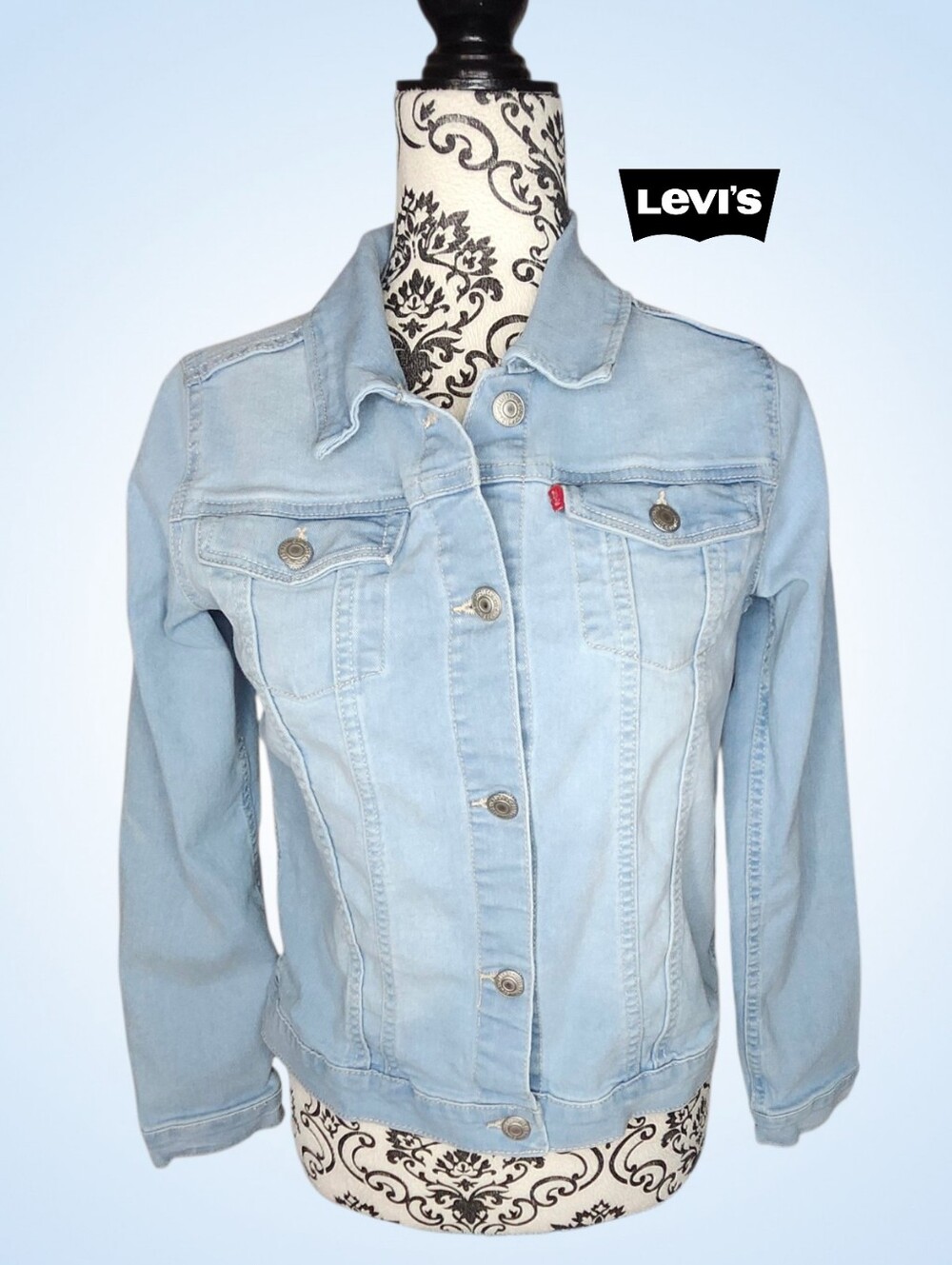 LEVI'S Light Blue Women's Denim Jacket - Small